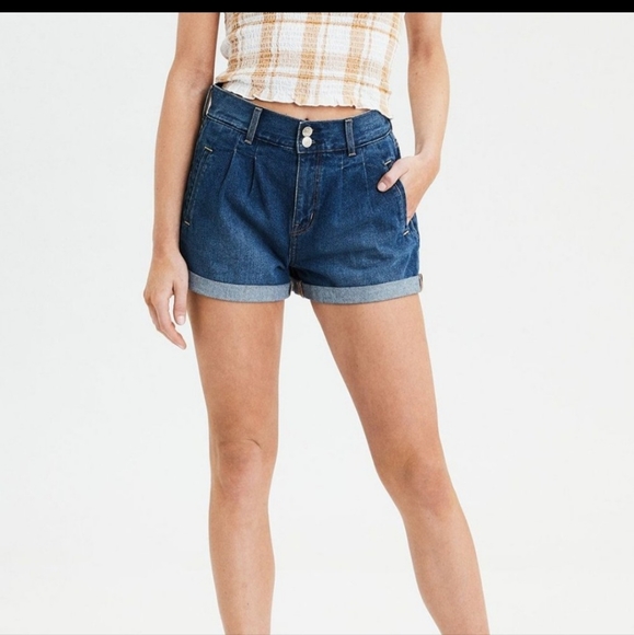 American Eagle pleated front denim mom shorts - Picture 3 of 10